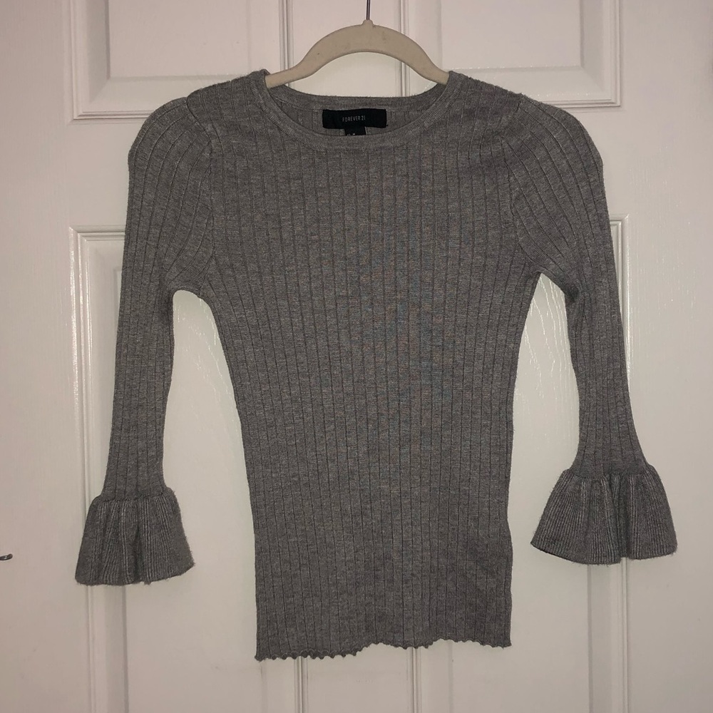 F21 gray knit bell-sleeve sweater